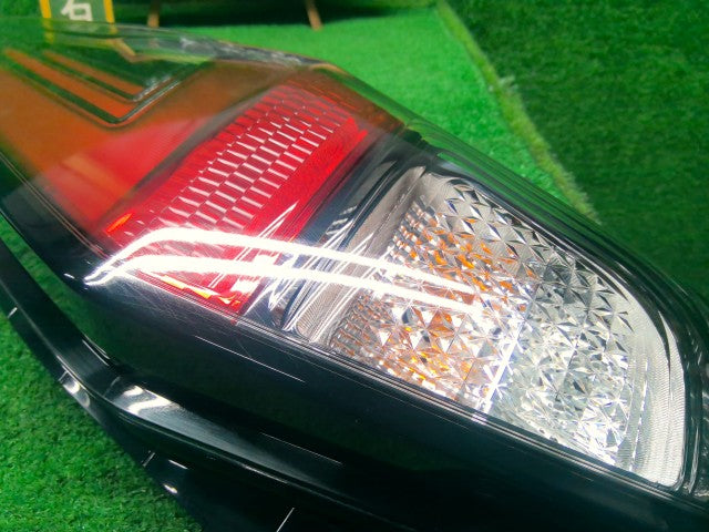 【中古】デイズ 5AA-B47W 右テールランプ 26550-7ME0A