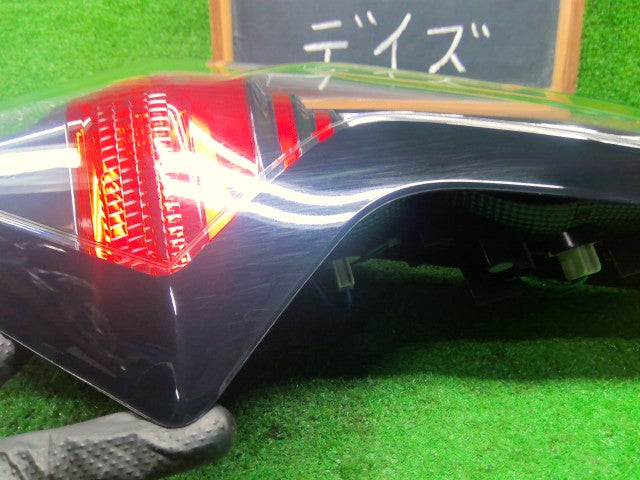 【中古】デイズ 5AA-B47W 右テールランプ 26550-7ME0A