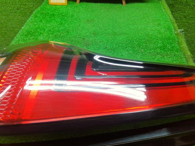 【中古】デイズ 5AA-B47W 左テールランプ 26555-7ME0A