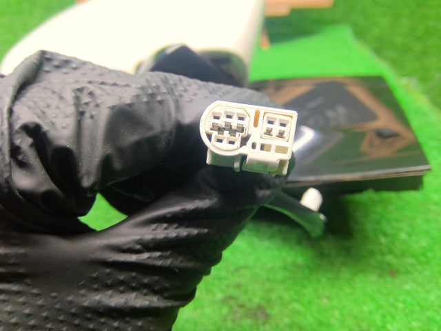 【中古】ハリアー DAA-MHU38W 右サイドミラー 87910-48201-A3