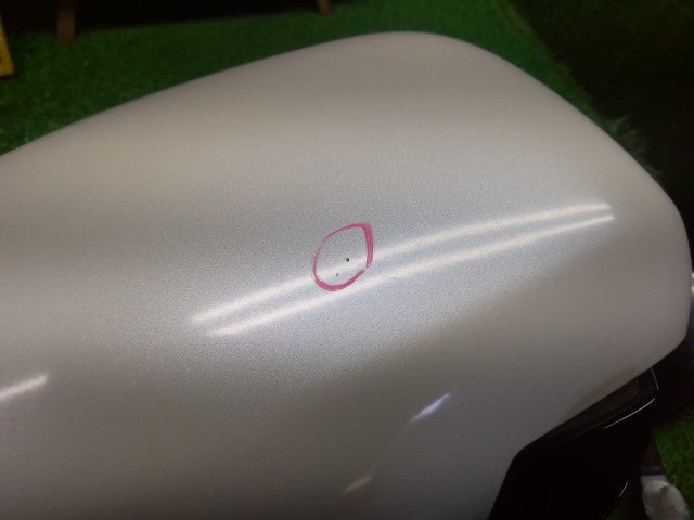 【中古】ハリアー DAA-MHU38W 右サイドミラー 87910-48201-A3