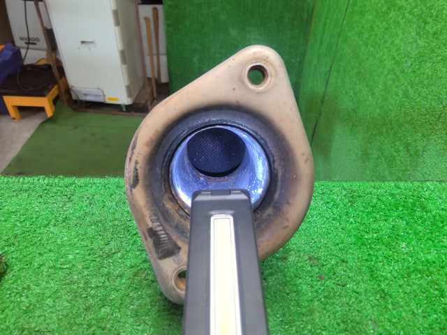 【中古】ハリアー DAA-MHU38W エキゾーストセンターマフラー 17420-20390