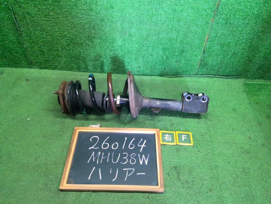【中古】ハリアー DAA-MHU38W 右 フロント