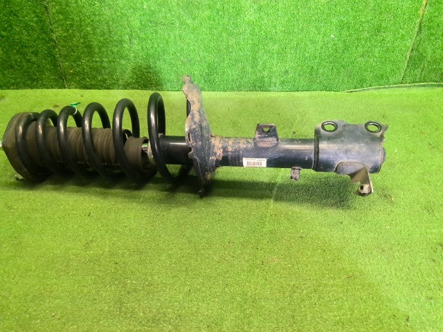 【中古】ハリアー DAA-MHU38W 右 リア