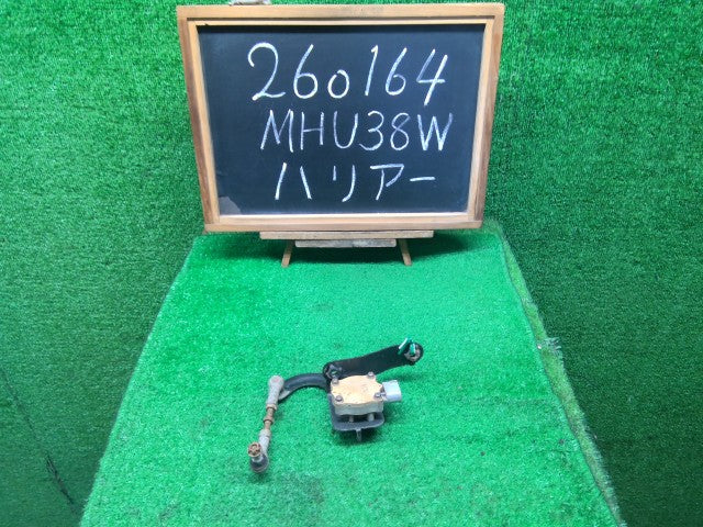 【中古】ハリアー DAA-MHU38W ハイトコントロールセンサー 89407-48030