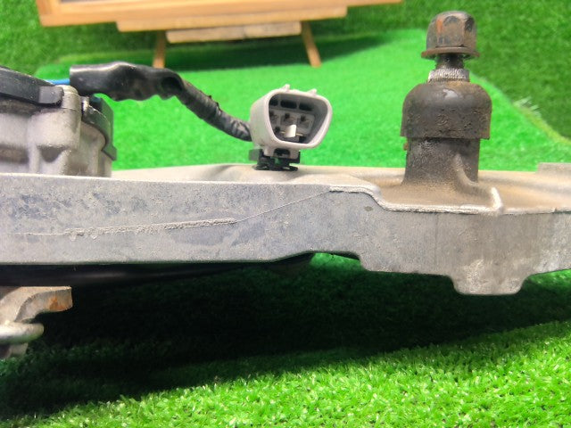 【中古】ハリアー DAA-MHU38W フロント ワイパーモーター