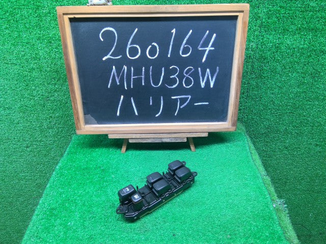 【中古】ハリアー DAA-MHU38W パワーウインドウスイッチ 84040-48091