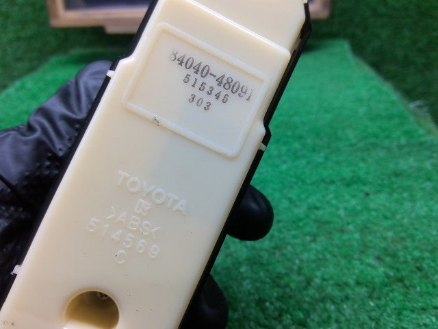 【中古】ハリアー DAA-MHU38W パワーウインドウスイッチ 84040-48091