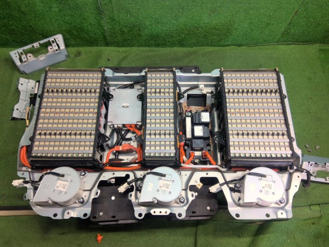 【中古】ハリアー DAA-MHU38W ＨＶ ハイブリッド