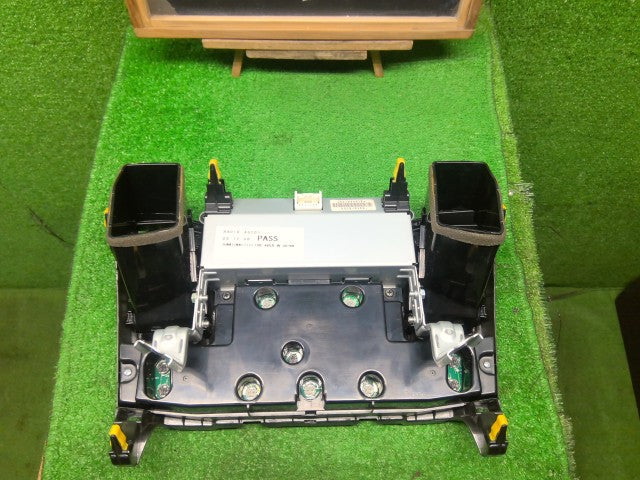 【中古】ハリアー DAA-MHU38W エアコンスイッチ パネル