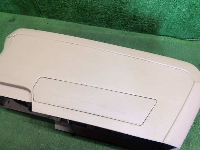 【中古】ハリアー DAA-MHU38W コンソールボックス 58810-48390-A0