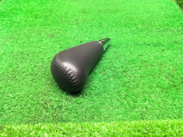 【中古】ハリアー DAA-MHU38W シフトノブ 33504-48010-B0