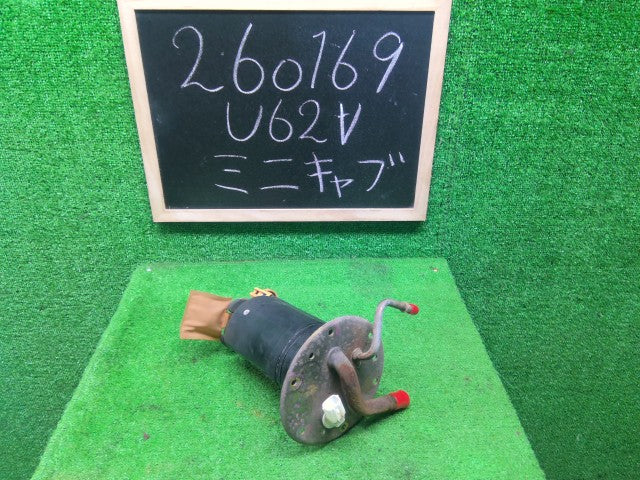 【中古】ミニキャブ GD-U62V フューエルポンプ MR571245
