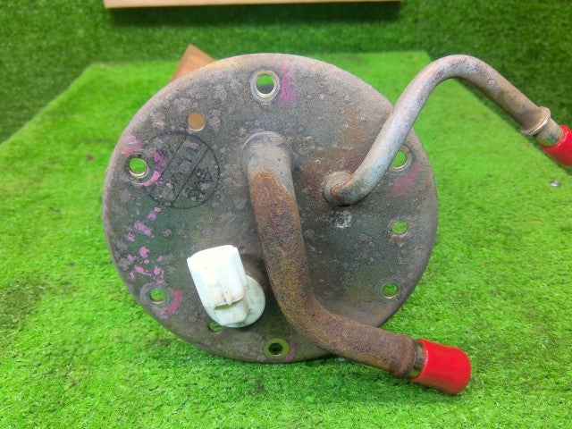 【中古】ミニキャブ GD-U62V フューエルポンプ MR571245