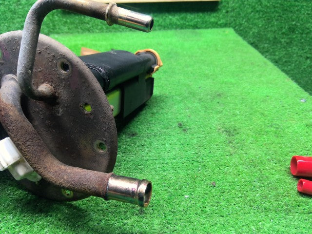 【中古】ミニキャブ GD-U62V フューエルポンプ MR571245