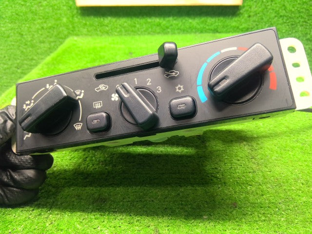 【中古】ミニキャブ GD-U62V ＡＣ エアコン