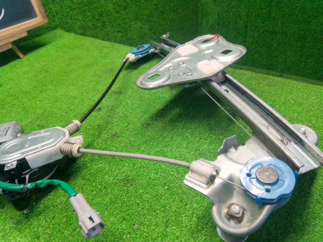 【中古】コペン DBA-LA400K 左フロントドアレギュレータ・モーター 69802-B2220-