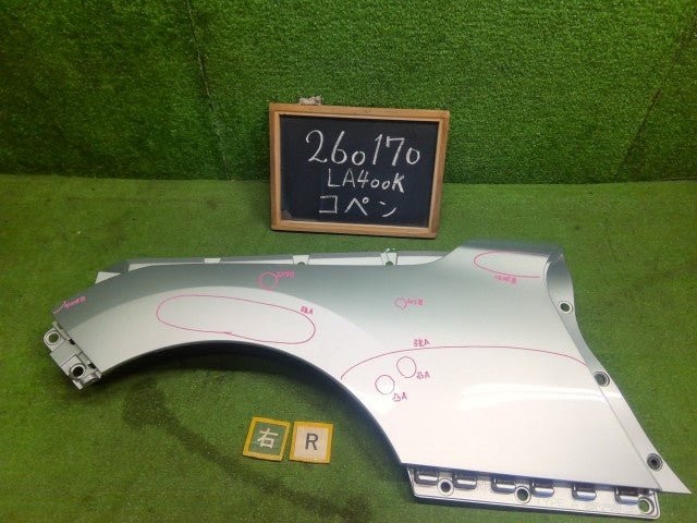【中古】コペン DBA-LA400K 右リアフェンダー／クォーターパネル 61601-B2050-