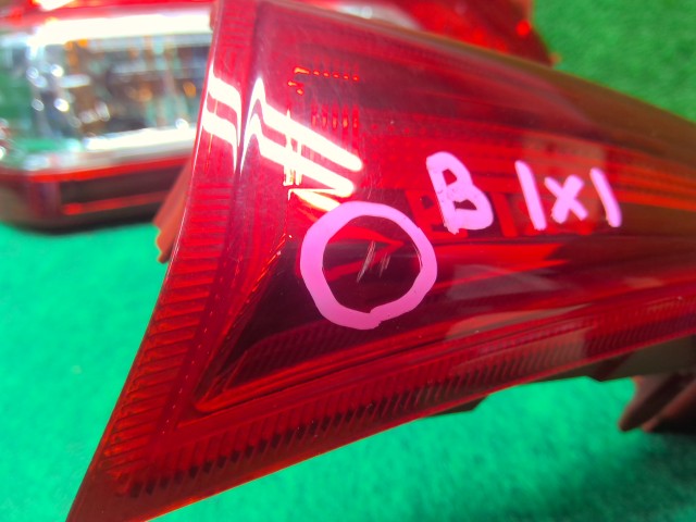 【中古】コペン DBA-LA400K 左テールランプ 81561-B2310