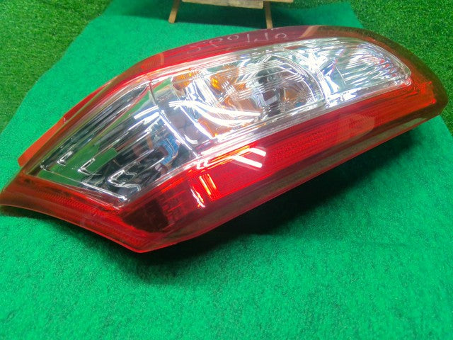 【中古】コペン DBA-LA400K 左テールランプ 81561-B2310