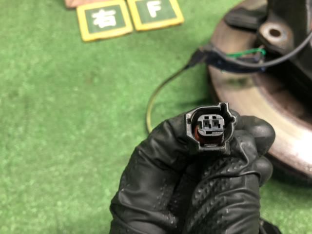 【中古】コペン DBA-LA400K 右フロントナックルハブＡＳＳＹ 43211-B2120-