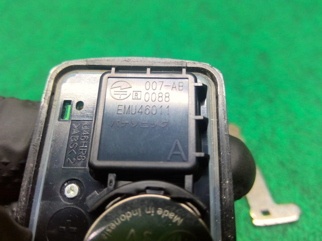 【中古】コペン DBA-LA400K キーレスリモコン 89994-B2260-