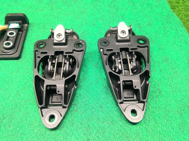 【中古】コペン DBA-LA400K 左右ルーフロック 63217-B2030-