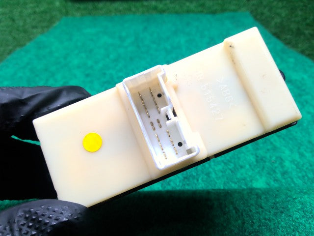 【中古】ムーヴ DBA-LA100S パワーウインドウスイッチ 84820-B2350-