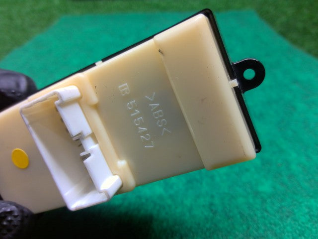 【中古】ムーヴ DBA-LA100S パワーウインドウスイッチ 84820-B2350-
