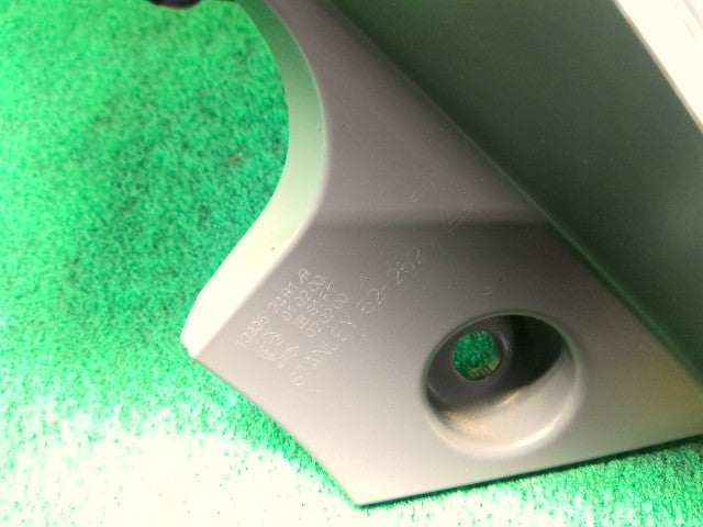 【中古】アクア DAA-NHP10 右テールランプ 81550-52A81