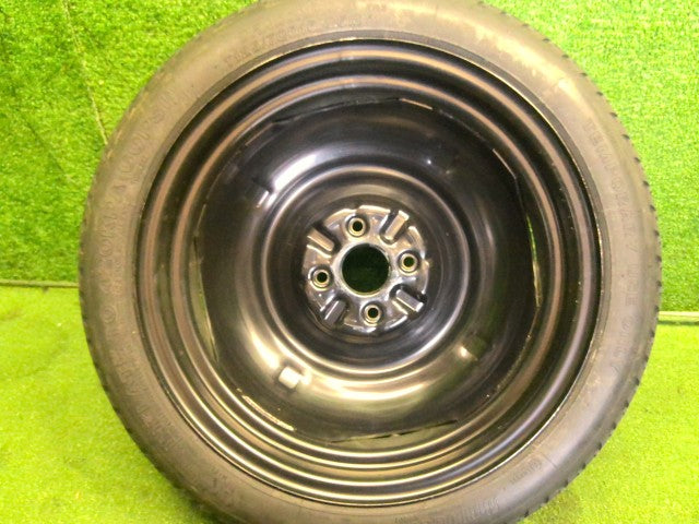 【中古】アクア DAA-NHP10 T125/70D16 テンパー