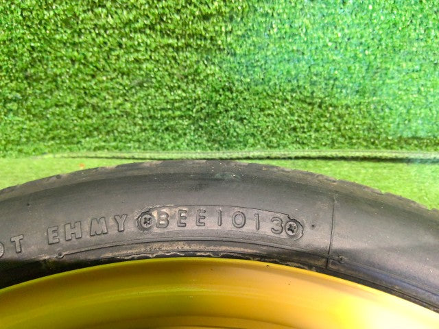 【中古】アクア DAA-NHP10 T125/70D16 テンパー