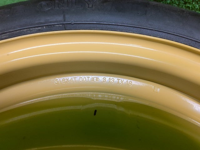 【中古】アクア DAA-NHP10 T125/70D16 テンパー