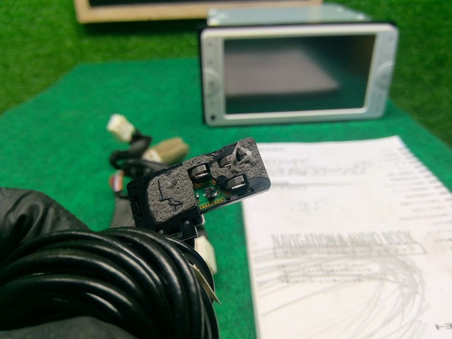 【中古】アクア DAA-NHP10 カーナビゲーションNSCP-W62 08545-00V70