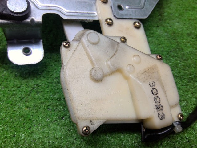 【中古】モビリオスパイク LA-GK1 左リアドアロックソレノイド 72662-SEY-003