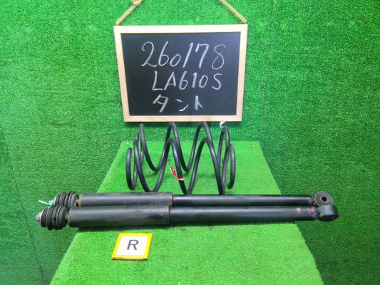 【中古】タント DBA-LA610S リアストラット アブソーバー