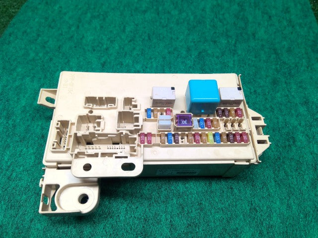 【中古】タント DBA-LA610S ヒューズボックス 82600-B2360-