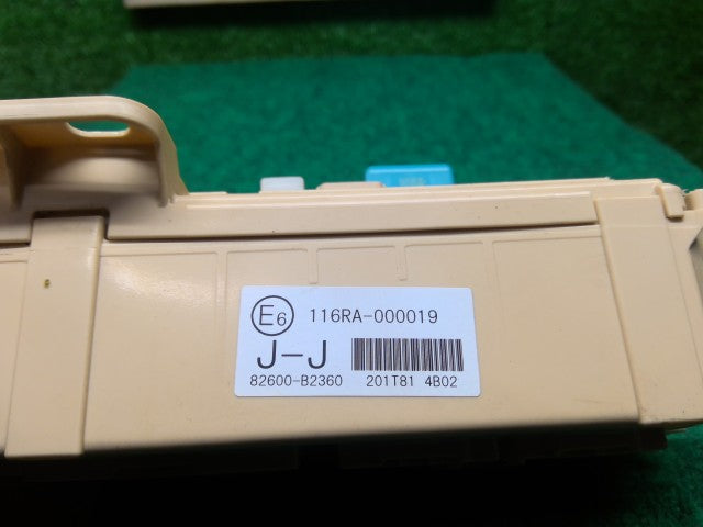 【中古】タント DBA-LA610S ヒューズボックス 82600-B2360-