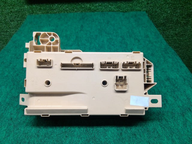 【中古】タント DBA-LA610S ヒューズボックス 82600-B2360-