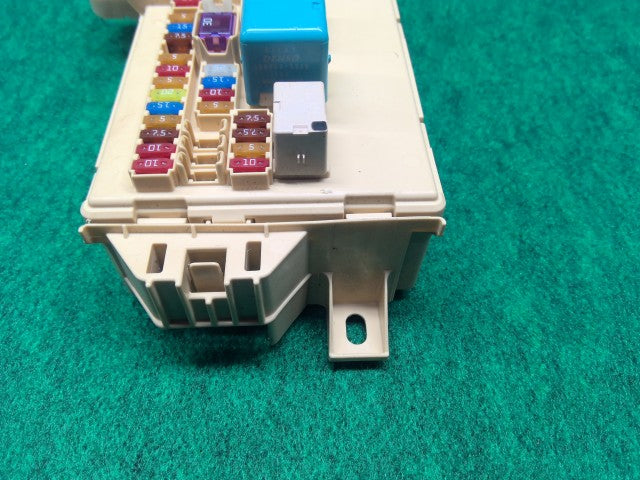 【中古】タント DBA-LA610S ヒューズボックス 82600-B2360-