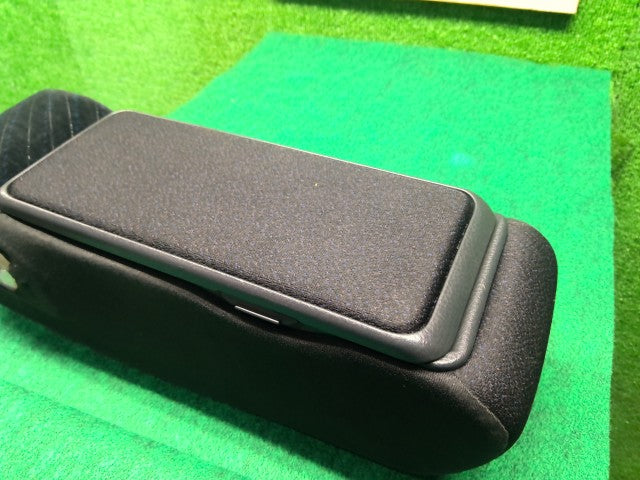 【中古】タント DBA-LA610S アームレスト 72810-B2680-C0