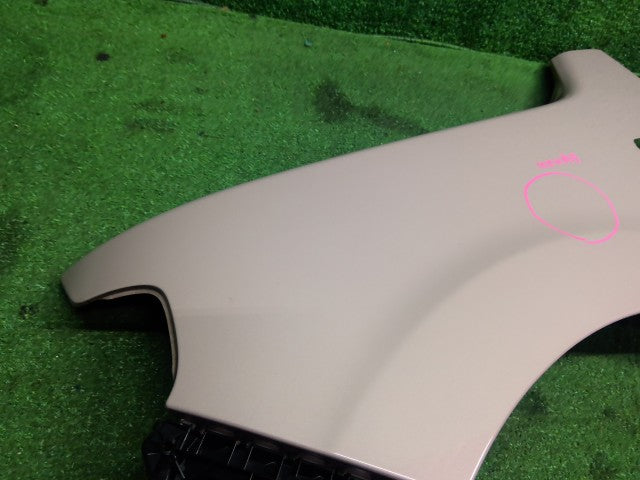【中古】ミラココア DBA-L675S 左フロントフェンダー 53812-B2531