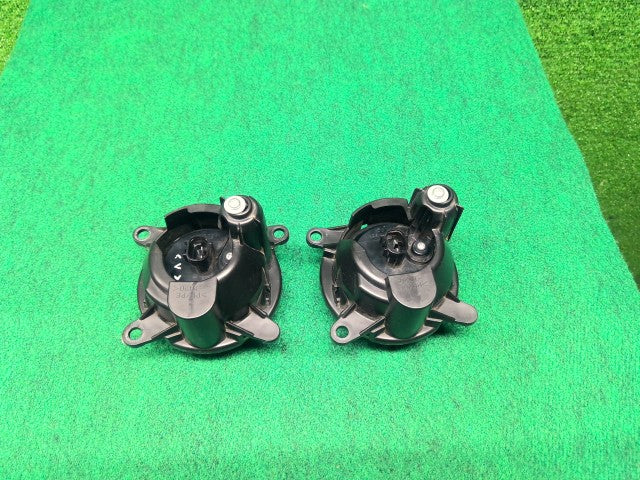 【中古】ミラココア DBA-L675S フォグランプ左右セット 8121A-B2010