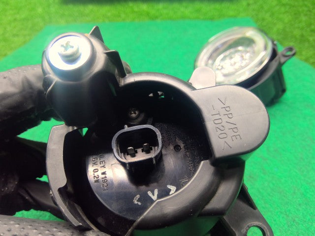 【中古】ミラココア DBA-L675S フォグランプ左右セット 8121A-B2010