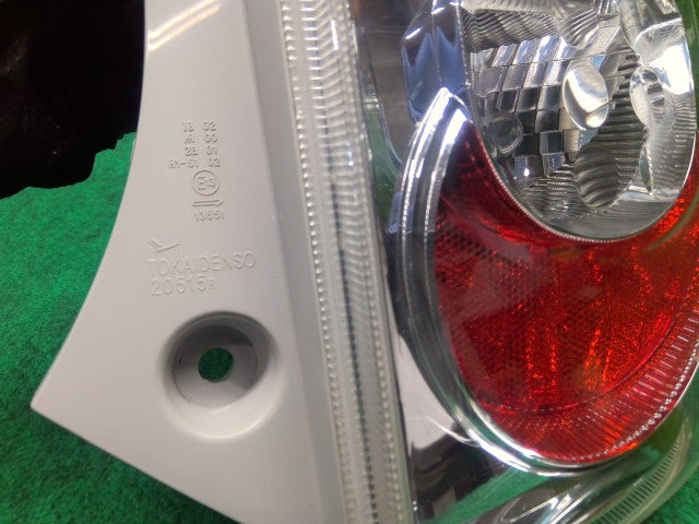 【中古】ミラココア DBA-L675S 右テールランプ 81550-B2480