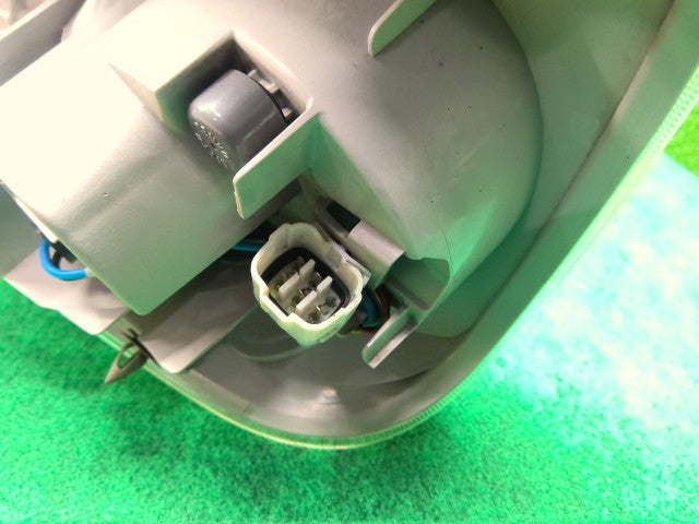 【中古】ミラココア DBA-L675S 右テールランプ 81550-B2480