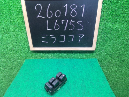 【中古】ミラココア DBA-L675S パワーウインドウスイッチ 84820-B2430-