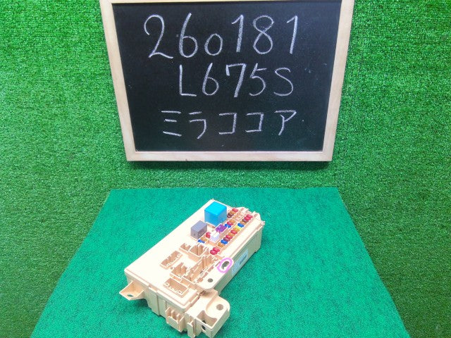 【中古】ミラココア DBA-L675S ヒューズボックス 82600-B2550-