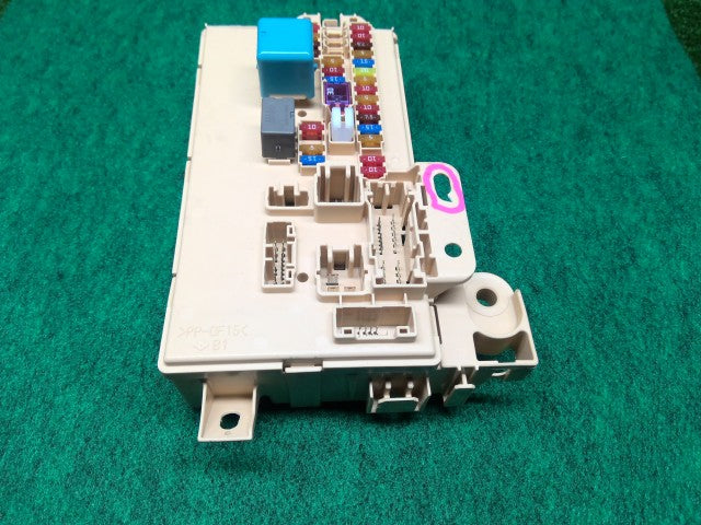 【中古】ミラココア DBA-L675S ヒューズボックス 82600-B2550-