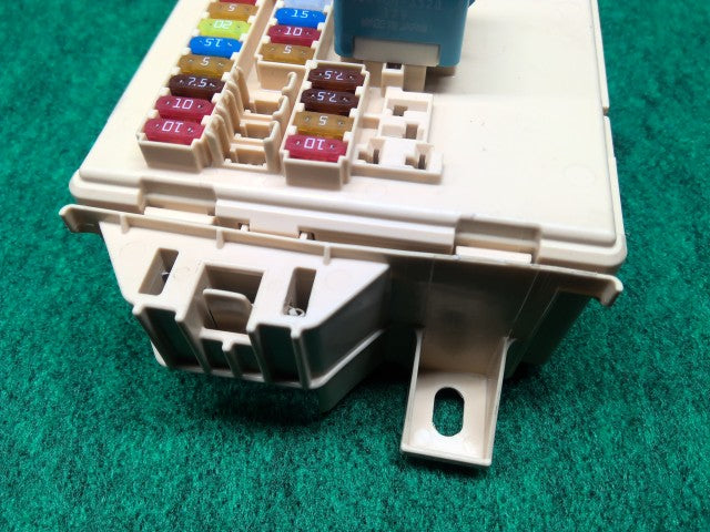 【中古】ミラココア DBA-L675S ヒューズボックス 82600-B2550-